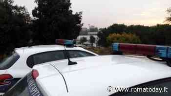 Prima tampona un'auto, poi un cassonetto. In stato di alterazione viene portata in ospedale