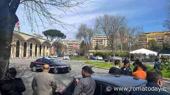 "C'è una bomba": evacuato il centro commerciale di Casal Bertone, artificieri sul posto