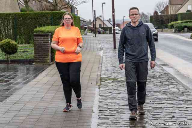 MS-patiënte Daphné neemt ondanks haar ziekte deel aan loopwedstrijden: “Ik moet voortdurend opletten dat ik niet val”