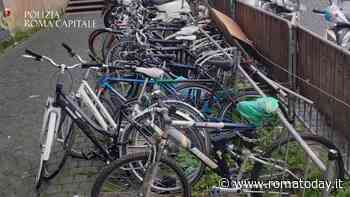 Gli revocano autorizzazione, noleggiatore di bici abbandona veicoli in strada