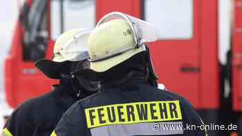 Brand in Bad Bramstedt: Solarplatten auf Mehrfamilienhaus in Flammen