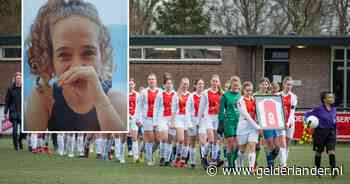 De eerste wedstrijd sinds die verschrikkelijke boodschap: Niemand in dit voetbalteam draagt ooit nog nummer 8