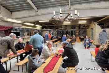 Talrijke bezoekers gluren achter muren ateliers van BuSo Kristus Koning op opendeurdag