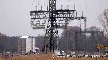 Tesla: Schätzung der Kosten für Reparatur von Strommast nach Anschlag veröffentlicht