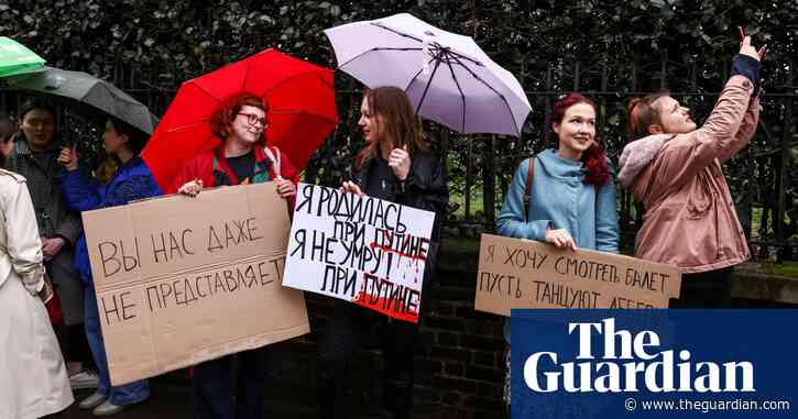 ‘A farce, not an election’: Russians abroad join ‘Noon against Putin’ protest