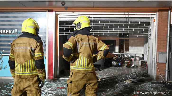 Automobilist (32) rijdt met auto waterpijpzaak binnen en gaat ervandoor