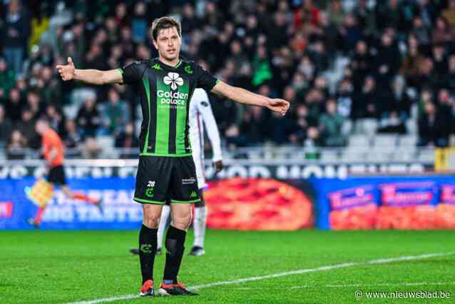 Cerclist Hannes Van der Bruggen legde na amper paar uur slaap met succes mondeling examen af: “Die wallen onder mijn ogen neem ik er wel bij”