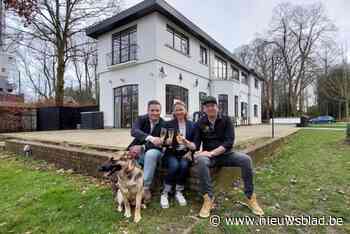 Werken in de straat dus verhuist horeca-uitbater Kurt tijdelijk naar zaak van collega’s: “Vakantiesfeer in Eeklo brengen”