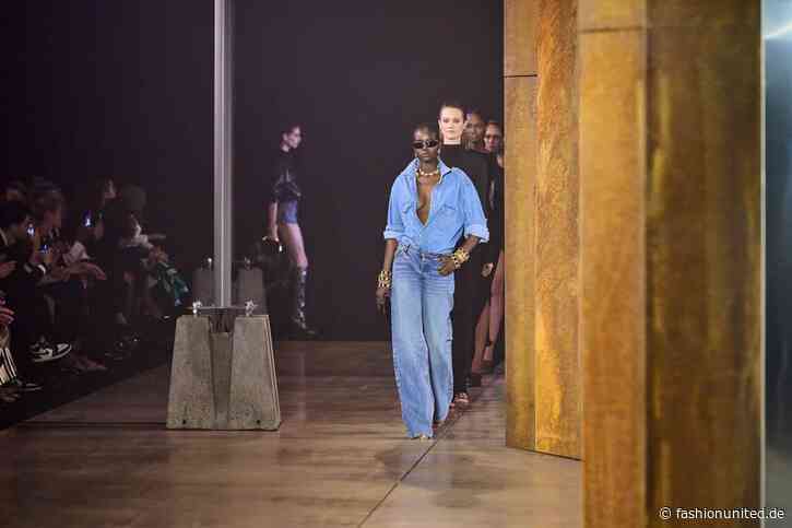 Model Adut Akech wünscht sich mehr Diversität in ihrer Branche