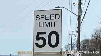 Driver charged with speeding 141 km/h on Barrie street