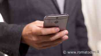 Cliente stalker tempesta il suo avvocato con telefonate e messaggi su WhatsApp