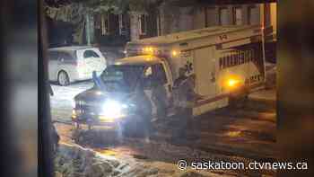 'We have to pivot': Saskatoon ambulance gets stuck in ice ruts