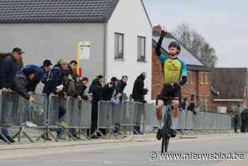 Lenn De Roovere boekt eerste seizoenszege in Budingen en eert zijn overleden opa