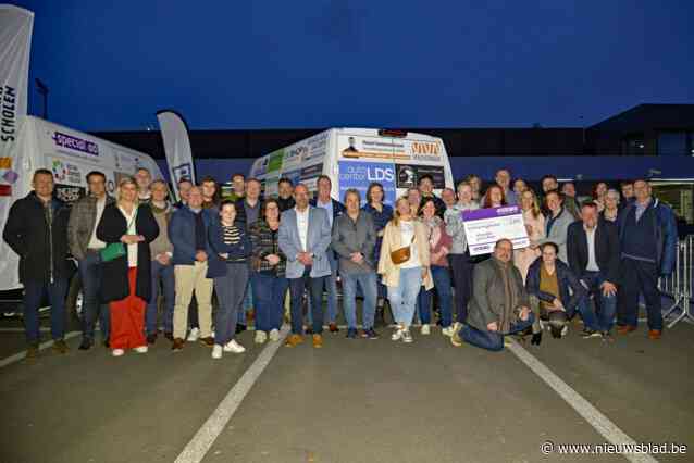 Bestelwagens voor gemeente Lebbeke en Oscar Romerocollege via sponsors