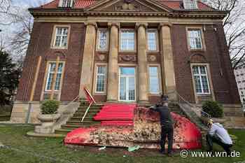 Beliebtes Kunstwerk von der Treppe des Lackmuseums entfernt