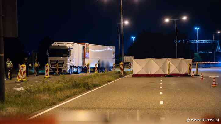 Wegwerkers die betrokken waren bij overlijden vrachtwagenchauffeur op afrit A1 worden niet vervolgd