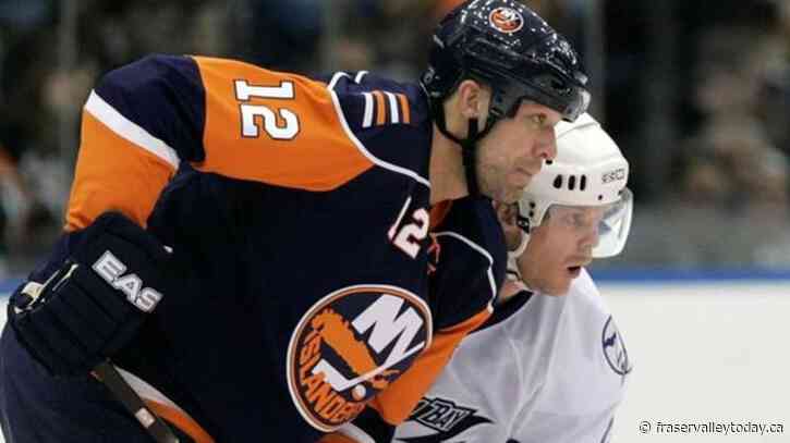 Former NHL enforcer Chris Simon dead at age 52