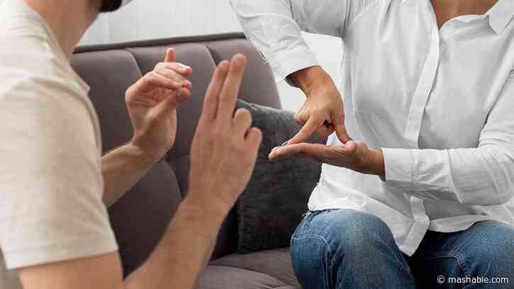 Have conversations in ASL with this $40 learning bundle