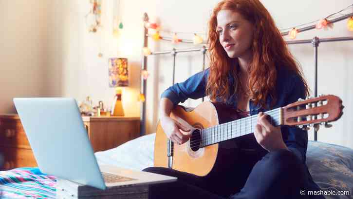 This 2024 online guitar lesson bundle is just $16.97