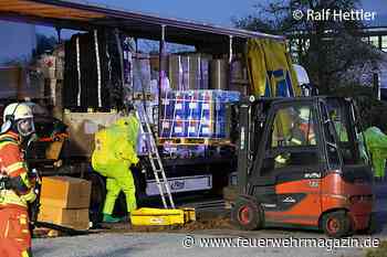 Gefahrguteinsatz: Essigsäure läuft aus Lkw aus