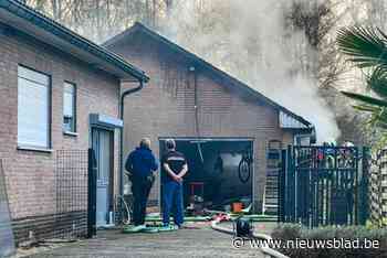 Brand verwoest garage met fietsen in Diepenbeek