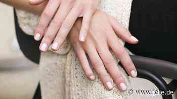 Cloudy French Nails: In das Nagel-Design haben wir uns verliebt