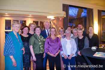 Ferm blaast honderd kaarsjes uit