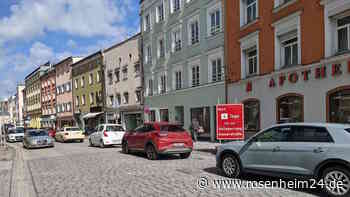 „Ein Schlag in den Nacken“: Vollsperrung der Kaiserstraße in Rosenheim sorgt für Ärger