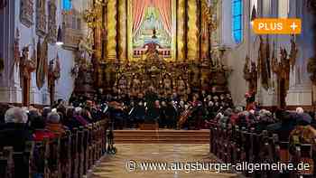 Bei der Passionsmusik ist Heilig-Kreuz-Kirche voll besetzt