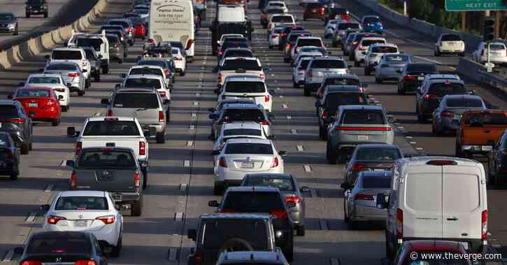 Biden adopts new vehicle emissions rules preferred by automakers and labor unions