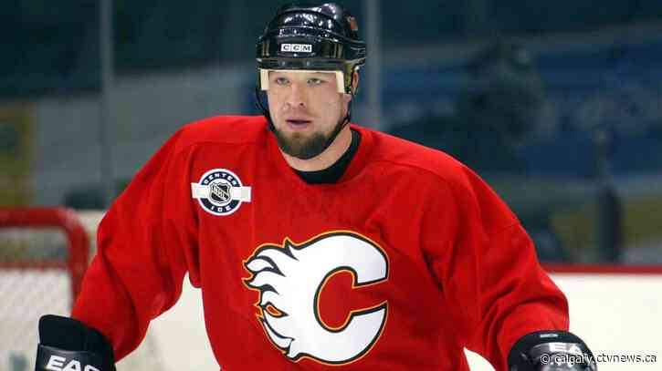 Simon's family says ex-enforcer died by suicide, 'strongly believes' CTE played role