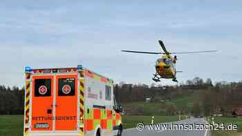 Motorrad prallt mit Auto zusammen - Verletzten mit Hubschrauber in Klinik geflogen