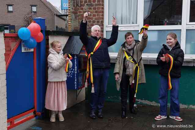 ‘t Lessenaartje heeft voortaan een boekenruilkastje