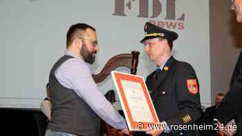 Kreisfeuerwehrverband Traunstein ehrt FDL-News: seit fast 15 Jahren in der Region unterwegs