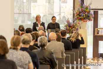 Pakkend afscheid van Rayen (15): “Voor altijd 15, voor altijd de zoon van Deborah, voor altijd de vriend van velen”