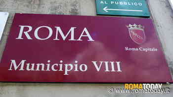 Un gruppo di cittadini scatena la bagarre durante il consiglio del municipio VIII: seduta sospesa