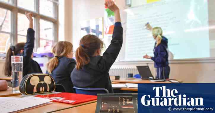 Compensate teachers in England for inability to work from home, report says