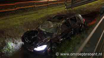 112-nieuws: Auto ramt hek en rijdt sloot in • verwarde man uit flat gehaald