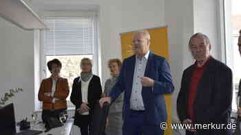 Bernhard Pohl weiht Bürgerbüro in Mindelheim ein