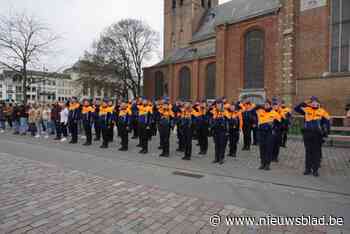 Agenten houden minuut stilte in Turnhout voor doodgeschoten collega Jonathan (36)
