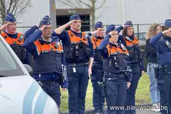 Politiekazerne Bornem houdt één minuut stilte tere ere van overleden collega: “Mensen vergeten dat dit nog altijd een risicovol beroep is”