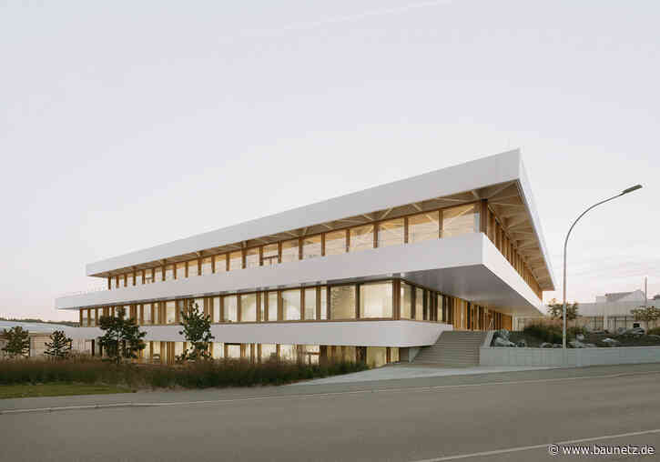 Multifunktional in Schramberg - Firmenbau von Barkow Leibinger