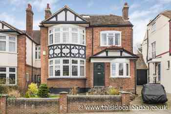Period family home in Grove Avenue, Muswell Hill, N10