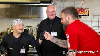 I ragazzi della Locanda dei Girasoli cucinano per i calciatori della Roma