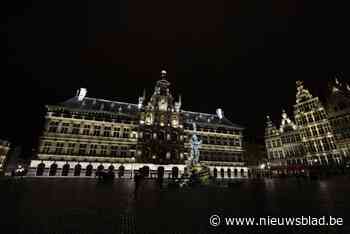 Antwerpen dooft lichten tijdens Earth Hour en roept inwoners op hetzelfde te doen: “Lichtproblematiek onder de aandacht brengen”