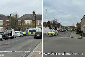 Hither Green murder investigation: Forensics at the scene