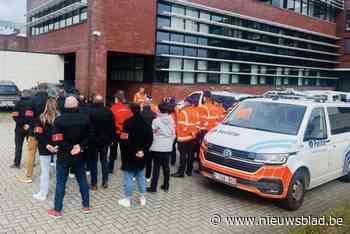 Politie houdt minuut stilte voor doodgeschoten collega