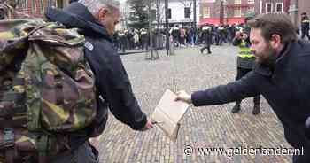 Stadsverbod voor Pegida-voorman en dat gaat nú in: Marcouch wil hem geen kans geven koran te verbranden