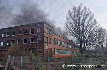 FW-E: Starke Rauchentwicklung aus leerstehender Industrieruine - Brandausbreitung verhindert