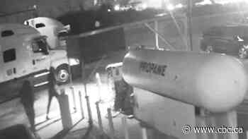 Shootings of 3 people 'mistakenly targeted' last fall appear connected: Peel police